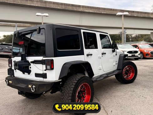 Used 2017 Jeep Wrangler Unlimited Sahara w/ Max Tow Package AWD/4WD image 8