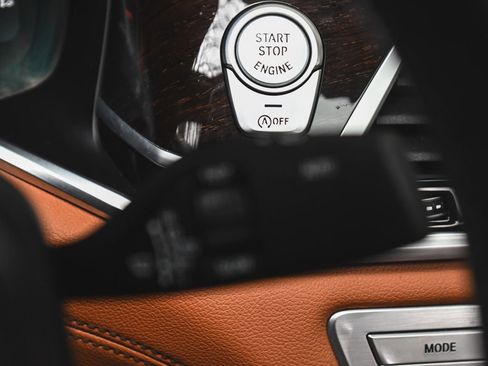 Used 2022 BMW 740i xDrive w/ M Sport Package image 30