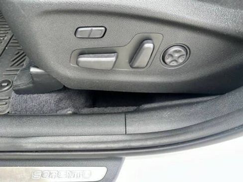 Used 2019 Kia Sorento SX AWD/4WD image 5