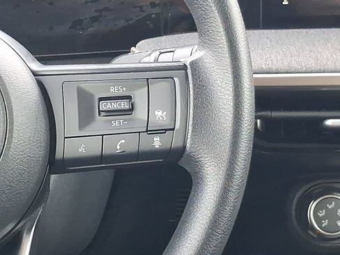 Used 2025 Nissan Kicks SV FWD image 12