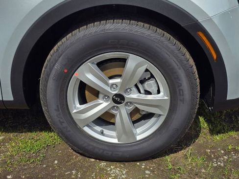 New 2026 Kia Sorento LX FWD image 9