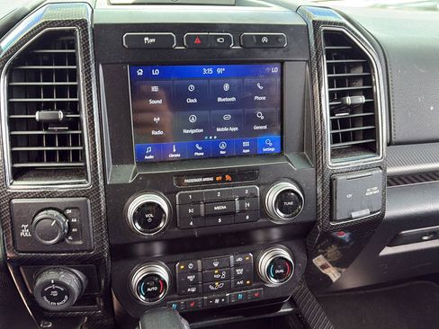Used 2020 Ford F150 Lariat w/ Equipment Group 502A Luxury AWD/4WD image 18