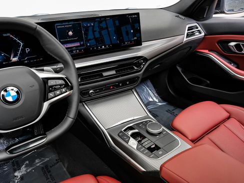 Used 2025 BMW 330i xDrive Sedan w/ Convenience Package image 28