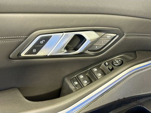 Used 2021 BMW M3 w/ M Carbon Exterior Package RWD image 24