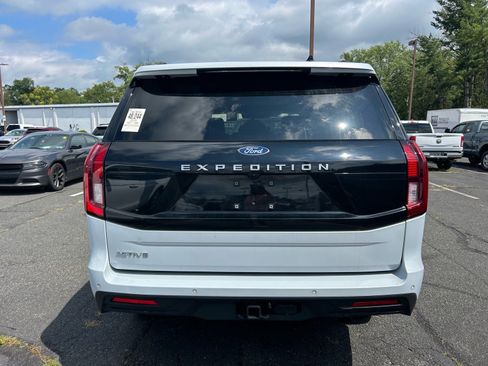 Certified 2025 Ford Expedition Active AWD/4WD image 6