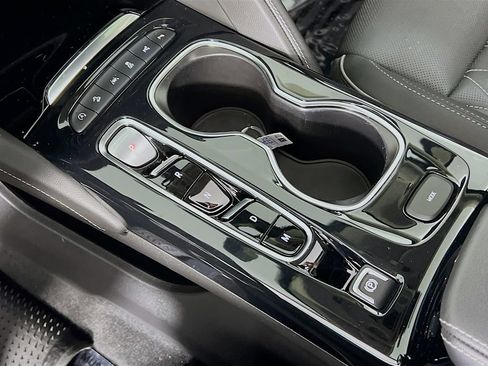 Certified 2023 Buick Envision Avenir AWD/4WD image 16