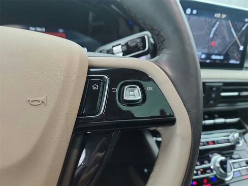 Used 2022 Lincoln Corsair Reserve w/ Sport Package image 38