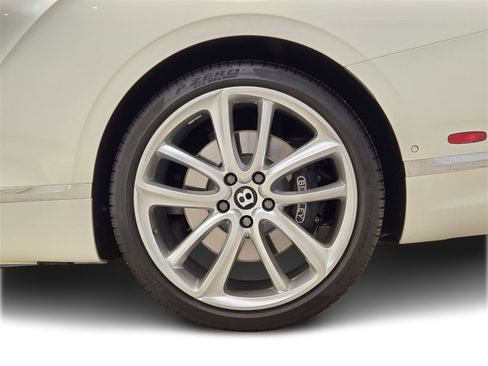 Used 2022 Bentley Continental GT image 17
