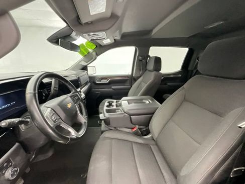 Used 2023 Chevrolet Silverado 1500 LT AWD/4WD image 8