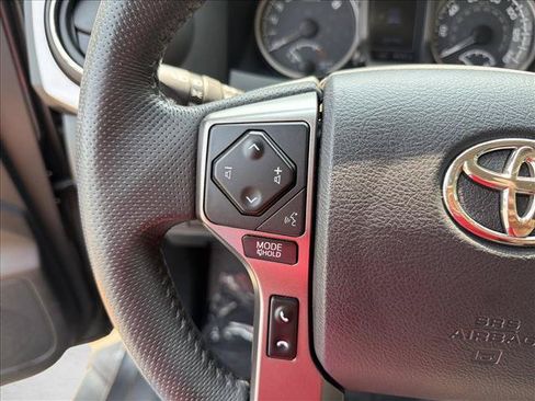 Used 2019 Toyota Tacoma SR5 RWD image 15
