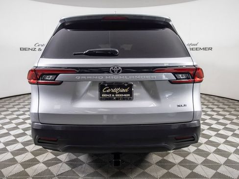 Used 2025 Toyota Grand Highlander FWD image 7