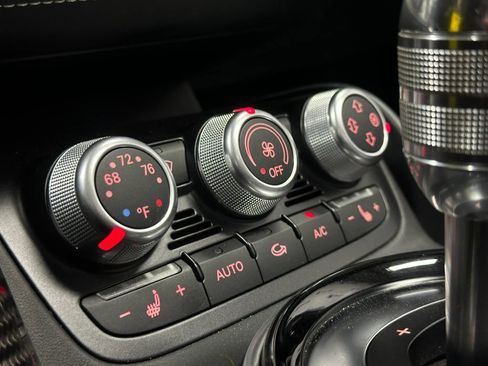 Used 2015 Audi R8 V8 w/ Full Leather Package AWD/4WD image 39