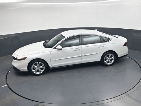 Used 2023 Honda Accord LX image 19