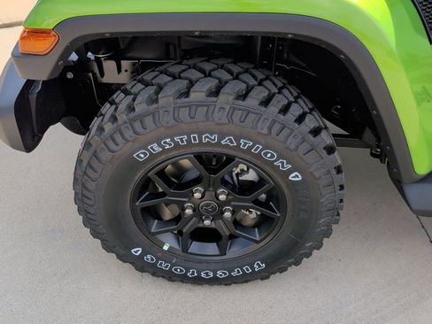 New 2025 Jeep Gladiator Sport image 47