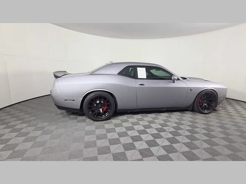 Used 2016 Dodge Challenger SRT Hellcat RWD image 37