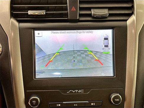 Used 2019 Ford Fusion SE image 13