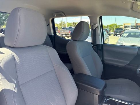 Used 2019 Toyota Tacoma SR5 AWD/4WD image 24