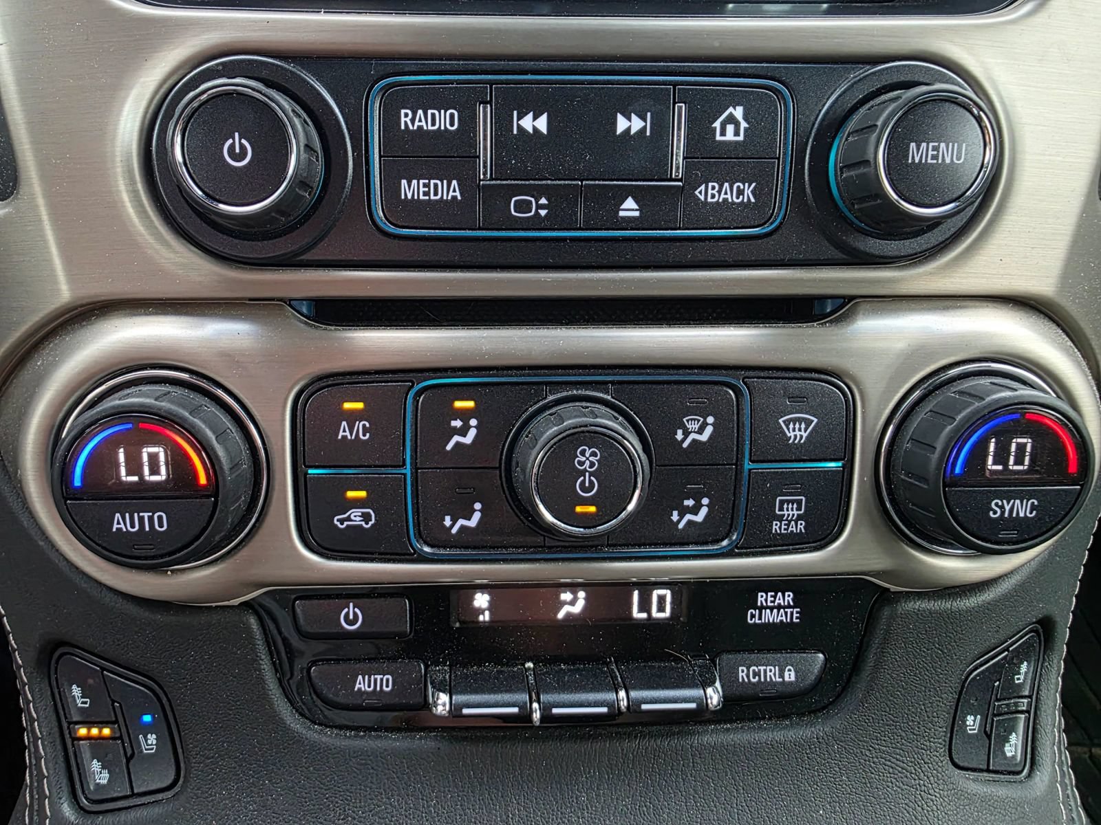 Used 2019 GMC Yukon XL Denali AWD/4WD image 17