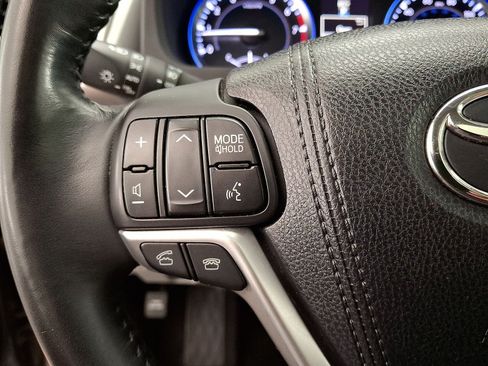 Used 2015 Toyota Highlander Limited AWD/4WD image 9