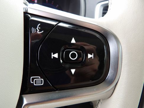 Certified 2024 Volvo XC90 B5 Core w/ Climate Package image 18