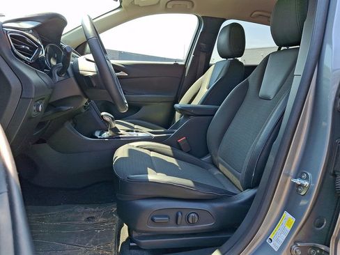 Used 2023 Buick Encore GX Preferred w/ Cold Weather Comfort Package AWD/4WD image 8