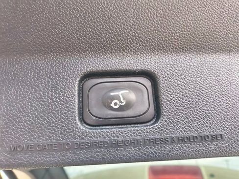 Used 2018 Ford Explorer XLT w/ Equipment Group 202A image 28