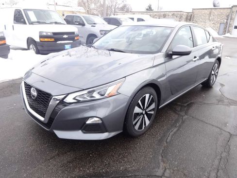 Used 2022 Nissan Altima 2.5 SV image 3