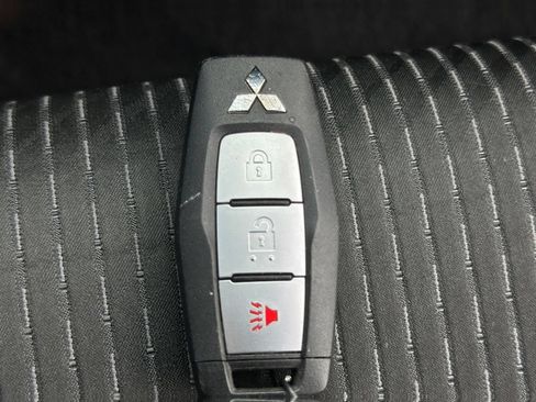 Used 2022 Mitsubishi Outlander ES AWD/4WD image 32
