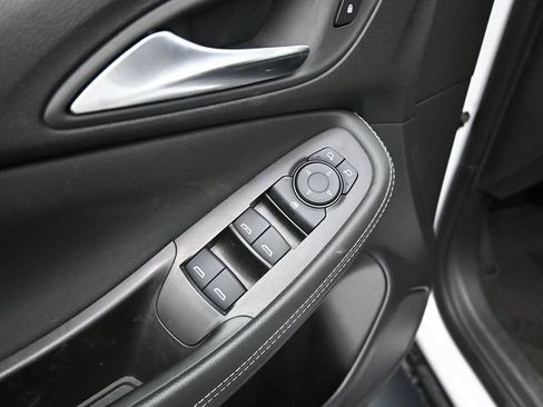 Used 2025 Buick Encore GX Preferred image 13