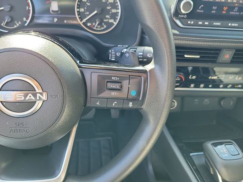 Used 2023 Nissan Rogue SV image 19