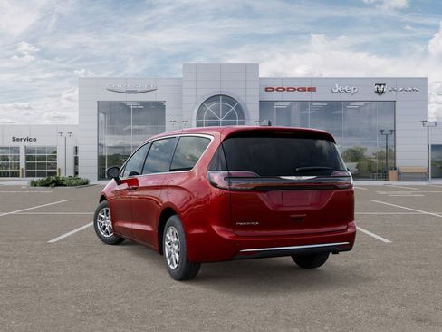 New 2026 Chrysler Pacifica Select image 3