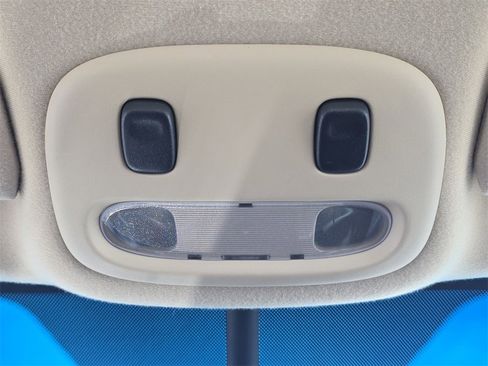 Used 2006 Lincoln Town Car Signature image 36