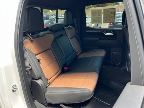 Used 2024 Chevrolet Silverado 1500 High Country w/ Z71 Off-Road Package AWD/4WD image 22