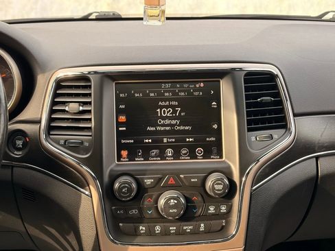 Used 2016 Jeep Grand Cherokee Limited image 25