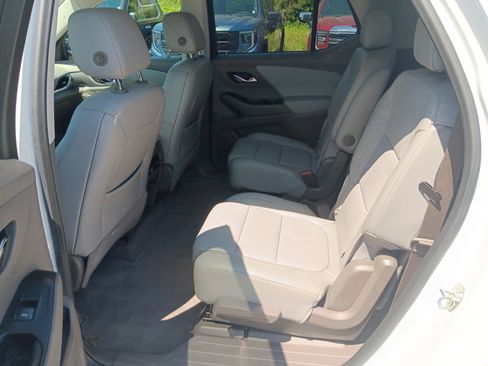 Used 2020 Chevrolet Traverse LT w/ LT Premium Package FWD image 15