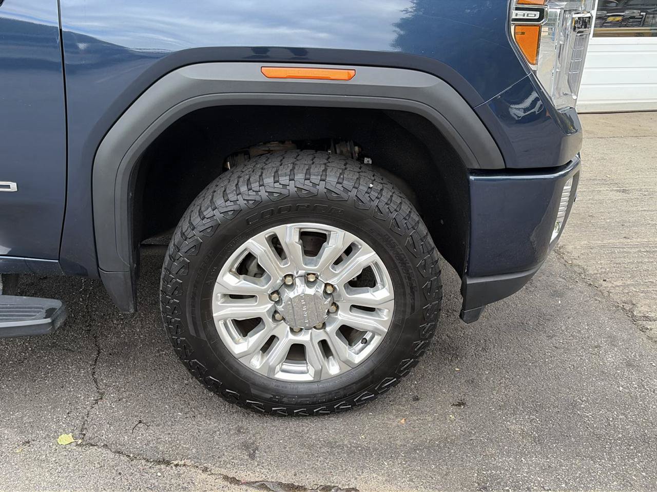 Used 2020 GMC Sierra 3500 Denali w/ Denali Ultimate Package AWD/4WD image 22