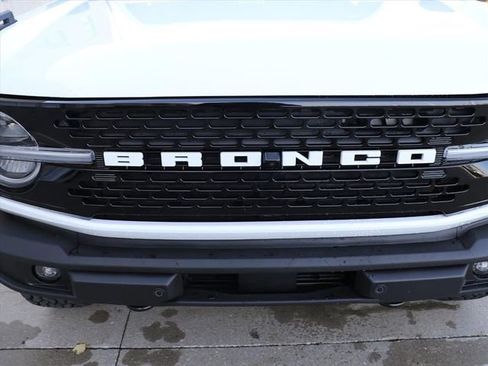 New 2025 Ford Bronco Outer Banks image 10