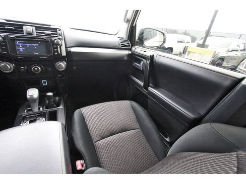 Used 2019 Toyota 4Runner TRD Off-Road AWD/4WD image 10
