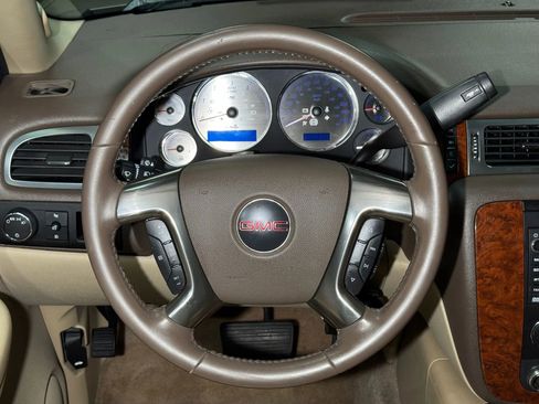 Used 2007 GMC Yukon SLT w/ SLT Preferred Equipment Group image 11