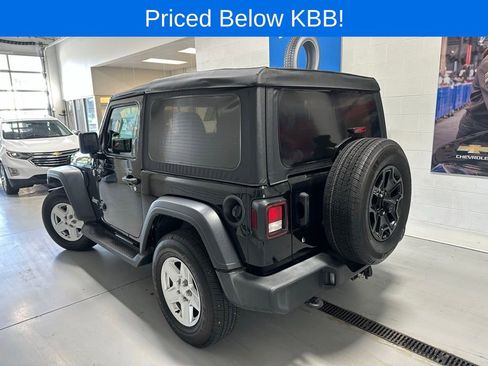Used 2018 Jeep Wrangler Sport AWD/4WD image 6