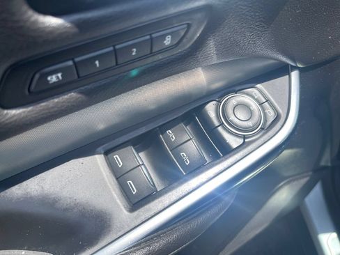 Used 2019 Cadillac XT4 Premium Luxury AWD/4WD image 14