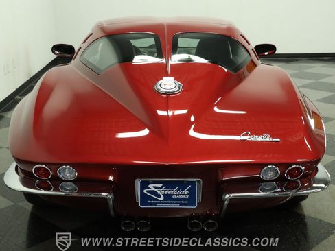Used 2005 Chevrolet Corvette Coupe w/ Preferred Equipment Group RWD image 9