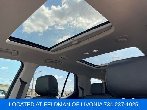 Used 2020 Chevrolet Traverse LT w/ LT Premium Package FWD image 20