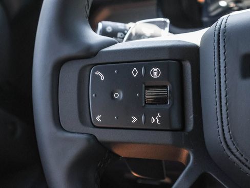 New 2026 Land Rover Defender 110 AWD/4WD image 36