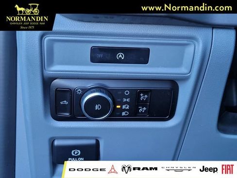 Used 2025 Ford F150 XLT w/ Equipment Group 301A Standard RWD image 14