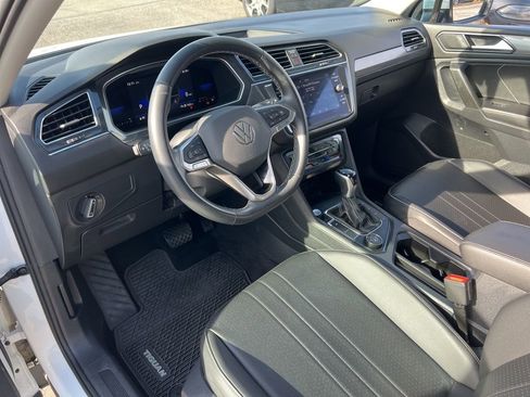 Used 2022 Volkswagen Tiguan SE image 14