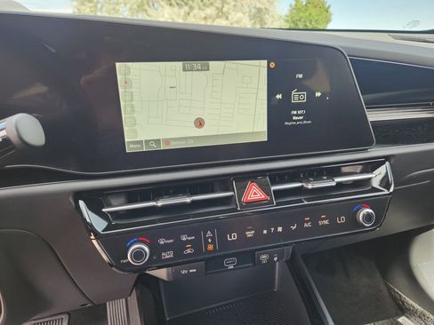 New 2025 Kia Niro EX image 19