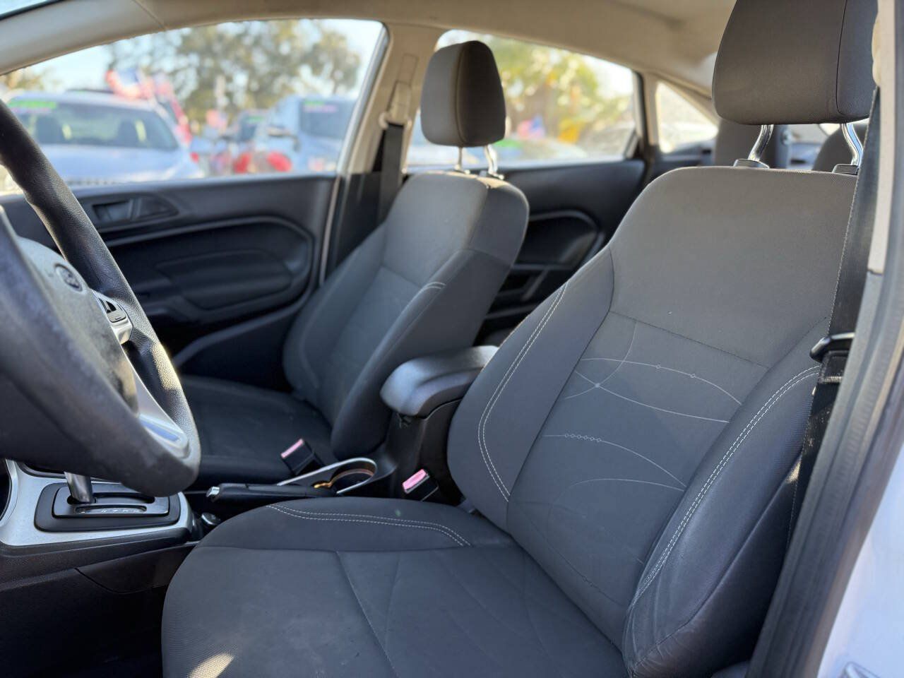 Used 2017 Ford Fiesta SE FWD image 12