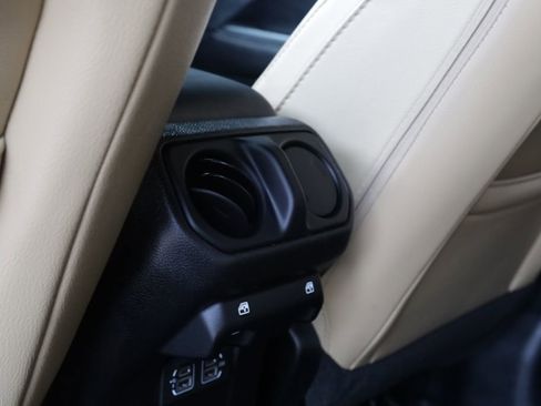 Used 2019 Jeep Wrangler Unlimited Sahara image 14