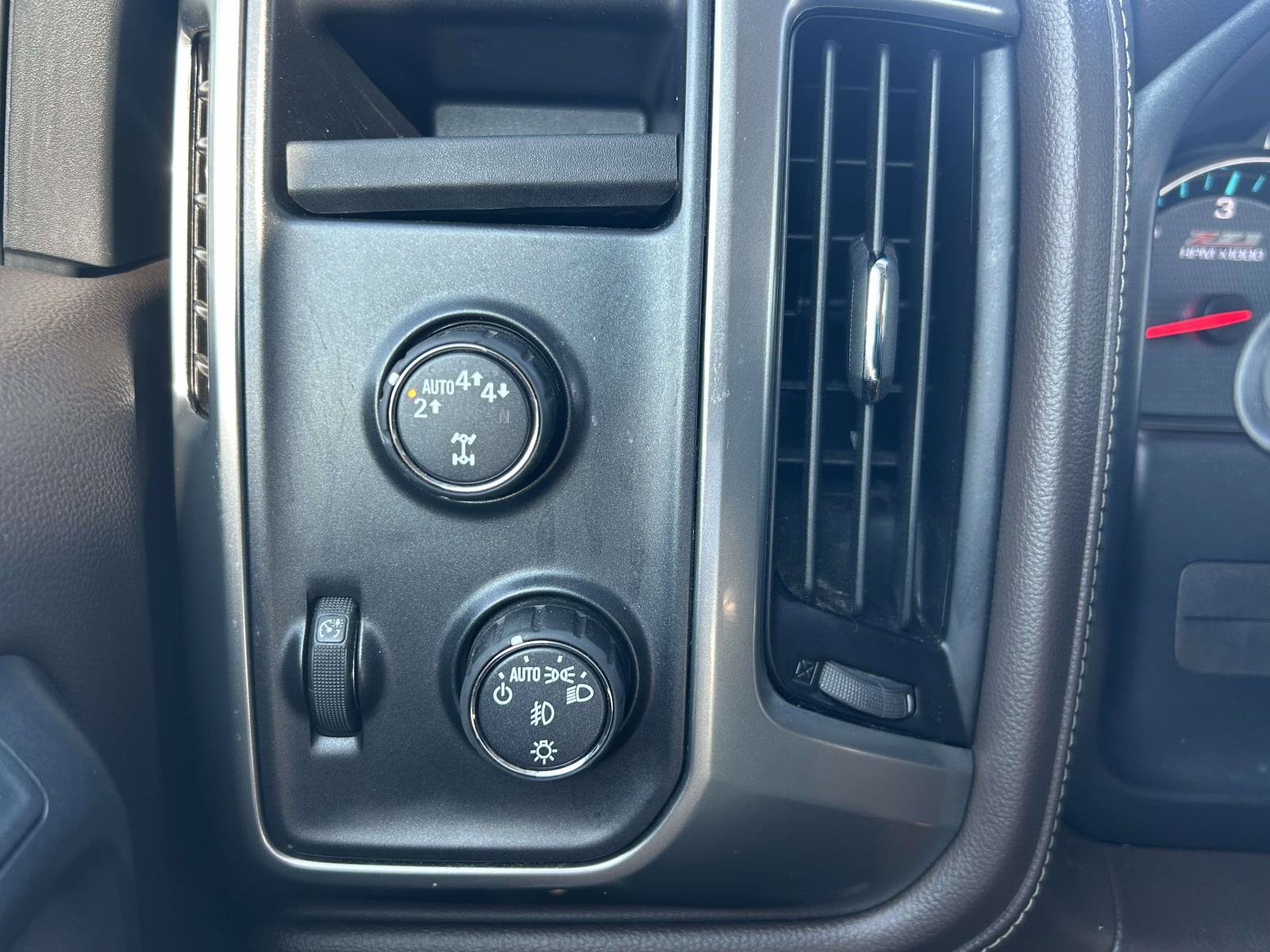 Used 2018 Chevrolet Silverado 1500 LTZ Z71 AWD/4WD image 20